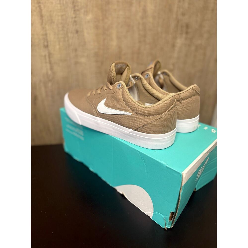 NEW SZ 8m/9.5w - Nike Mens Sb Charge Sneaker, Tan/Wht - Picture 2 of 5